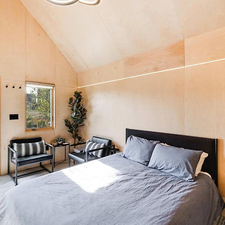 Bunkies- The Hold Villa Ottawa Bagian luar foto