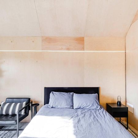 Bunkies- The Hold Villa Ottawa Bagian luar foto