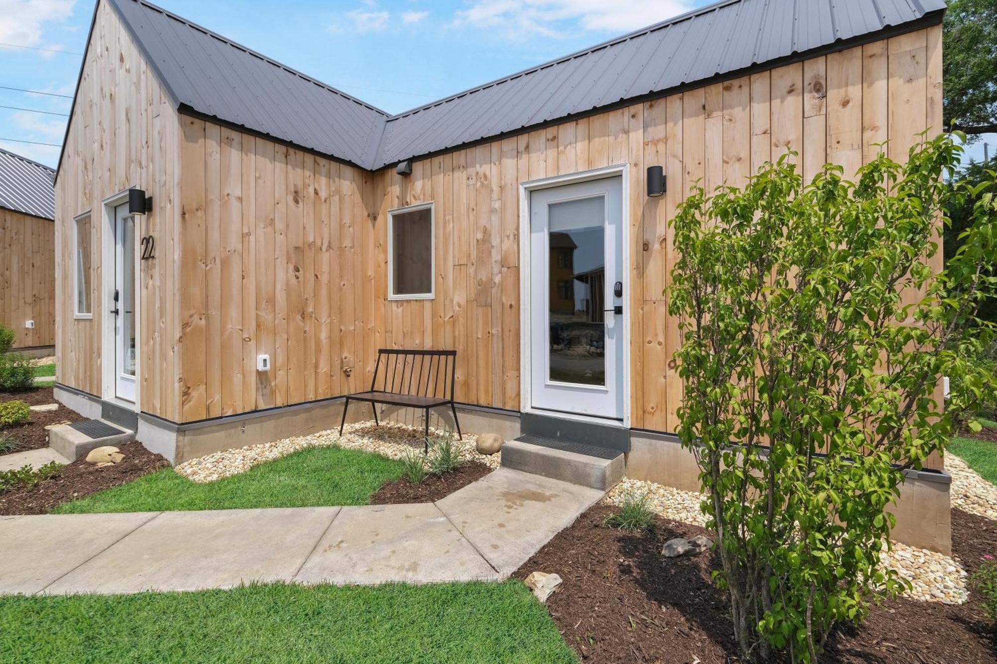 Bunkies- The Hold Villa Ottawa Bagian luar foto