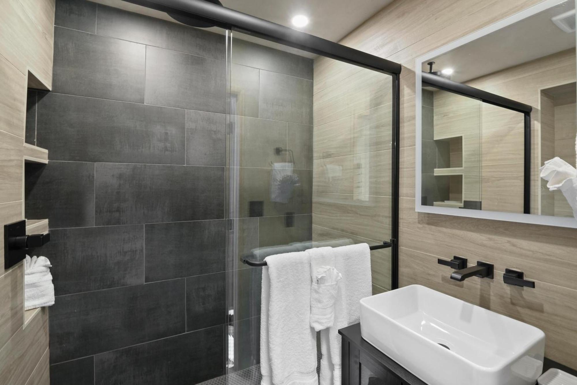 Bunkies- The Hold Villa Ottawa Bagian luar foto