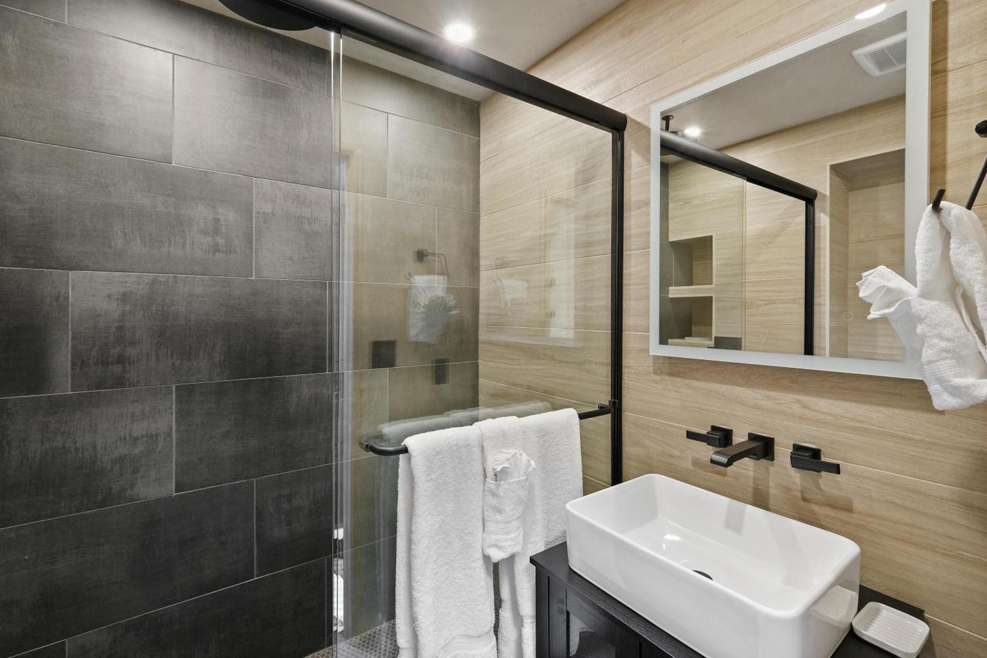 Bunkies- The Hold Villa Ottawa Bagian luar foto
