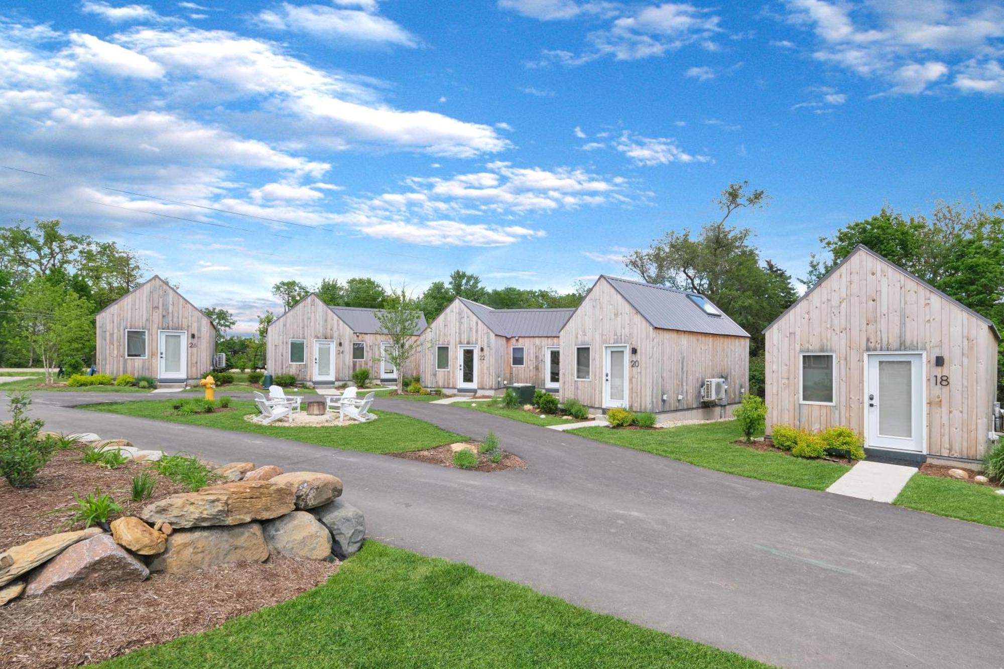 Bunkies- The Hold Villa Ottawa Bagian luar foto