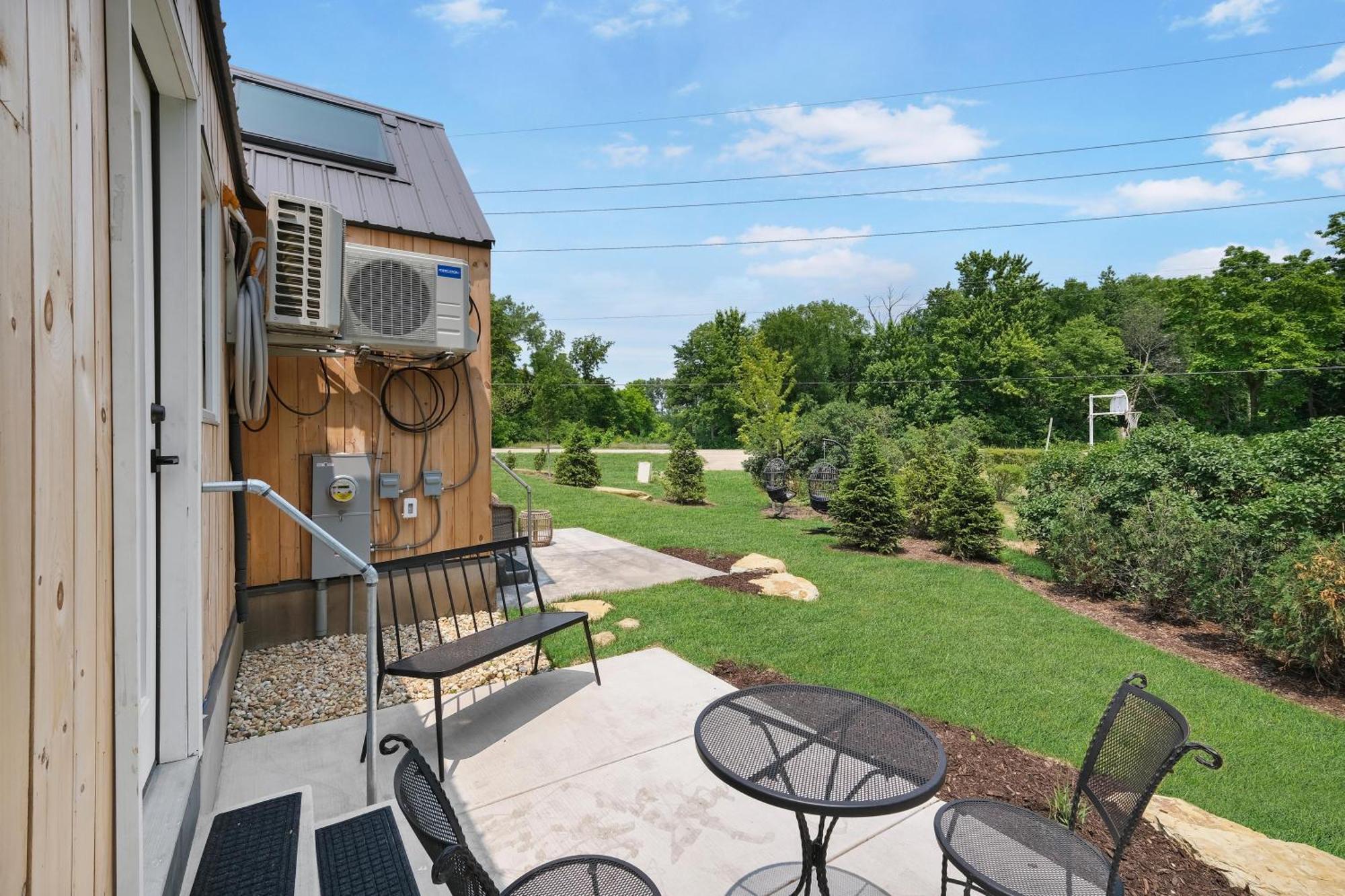 Bunkies- The Hold Villa Ottawa Bagian luar foto