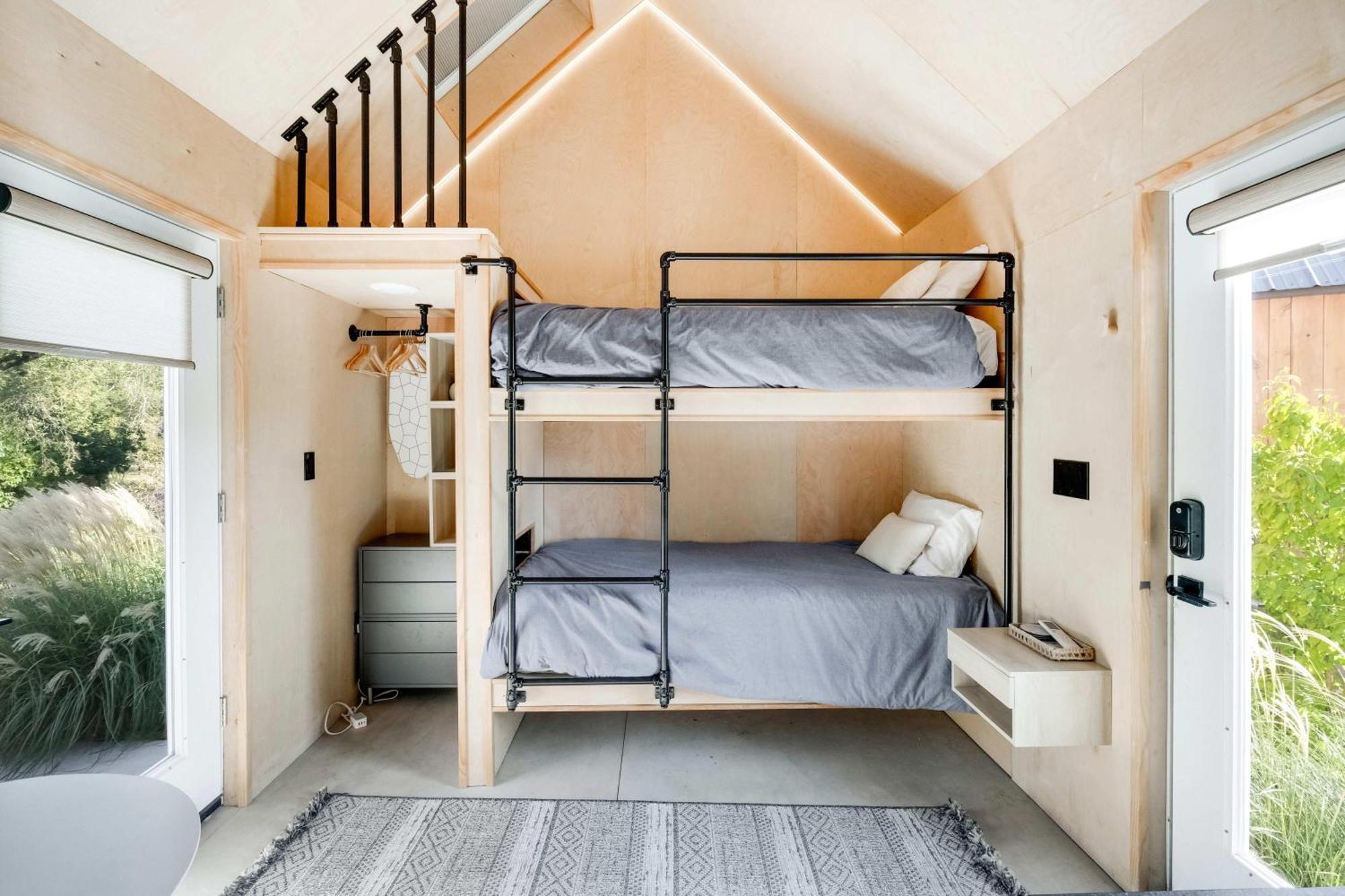Bunkies- The Hold Villa Ottawa Bagian luar foto